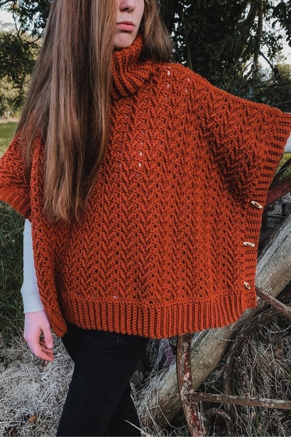 This poncho knitting pattern is so easy to make – Through the Stitch